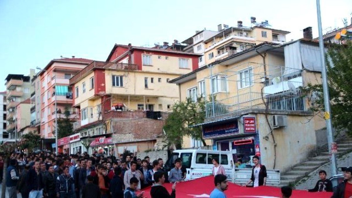 Demirci\'de Türkçülük Günü Yürüyüşü