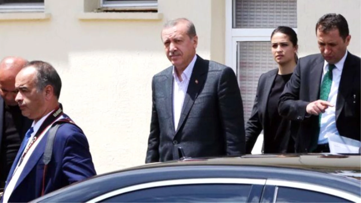 Erdoğan\'ın Gelişi Öncesi Havaalanında Liste Kavgası Çıktı