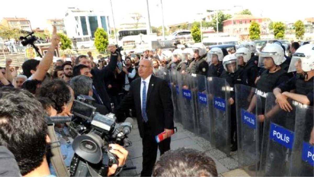 İstanbul Adalet Sarayı\'nda Arbede Yaşandı