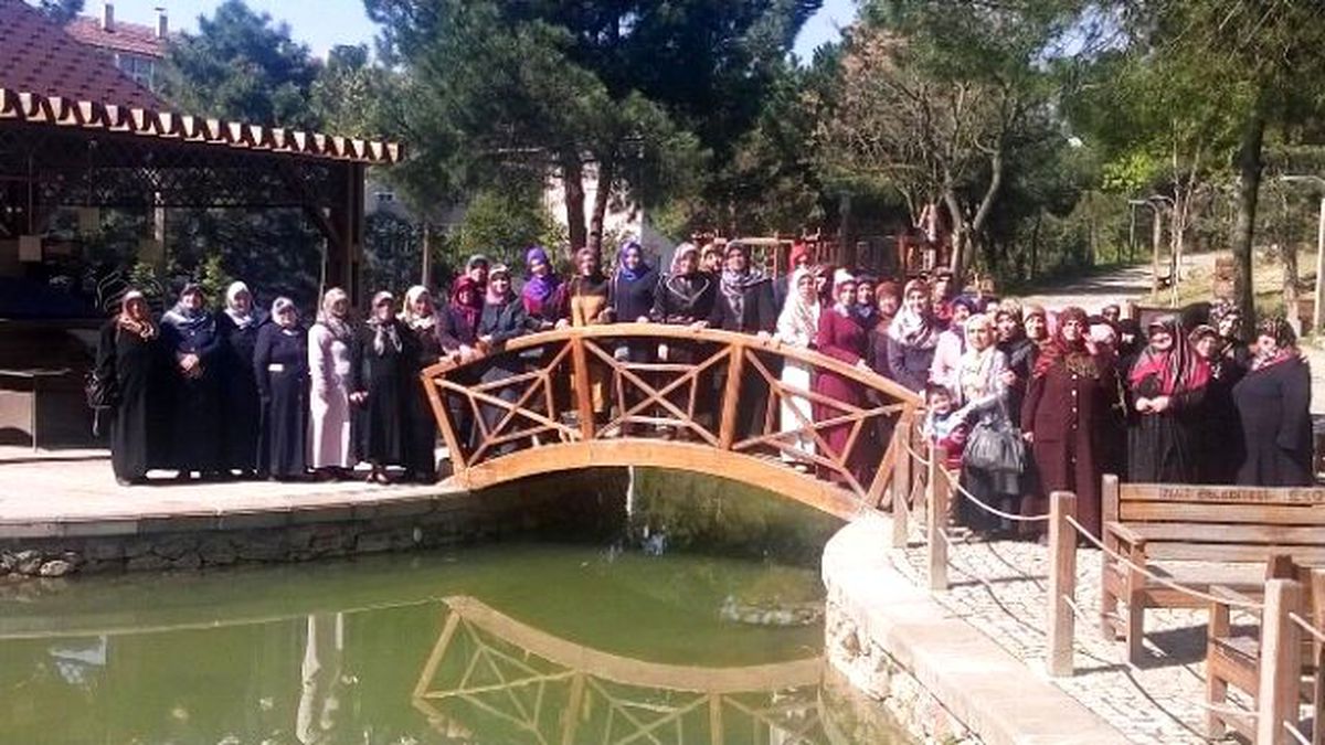 Kadınlar, İzmit\'i Tanıyor