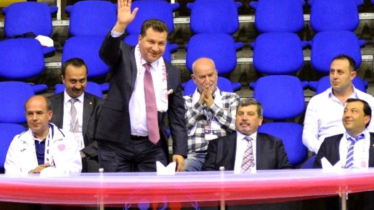 Karesi\'de Dostluk Galip Geldi