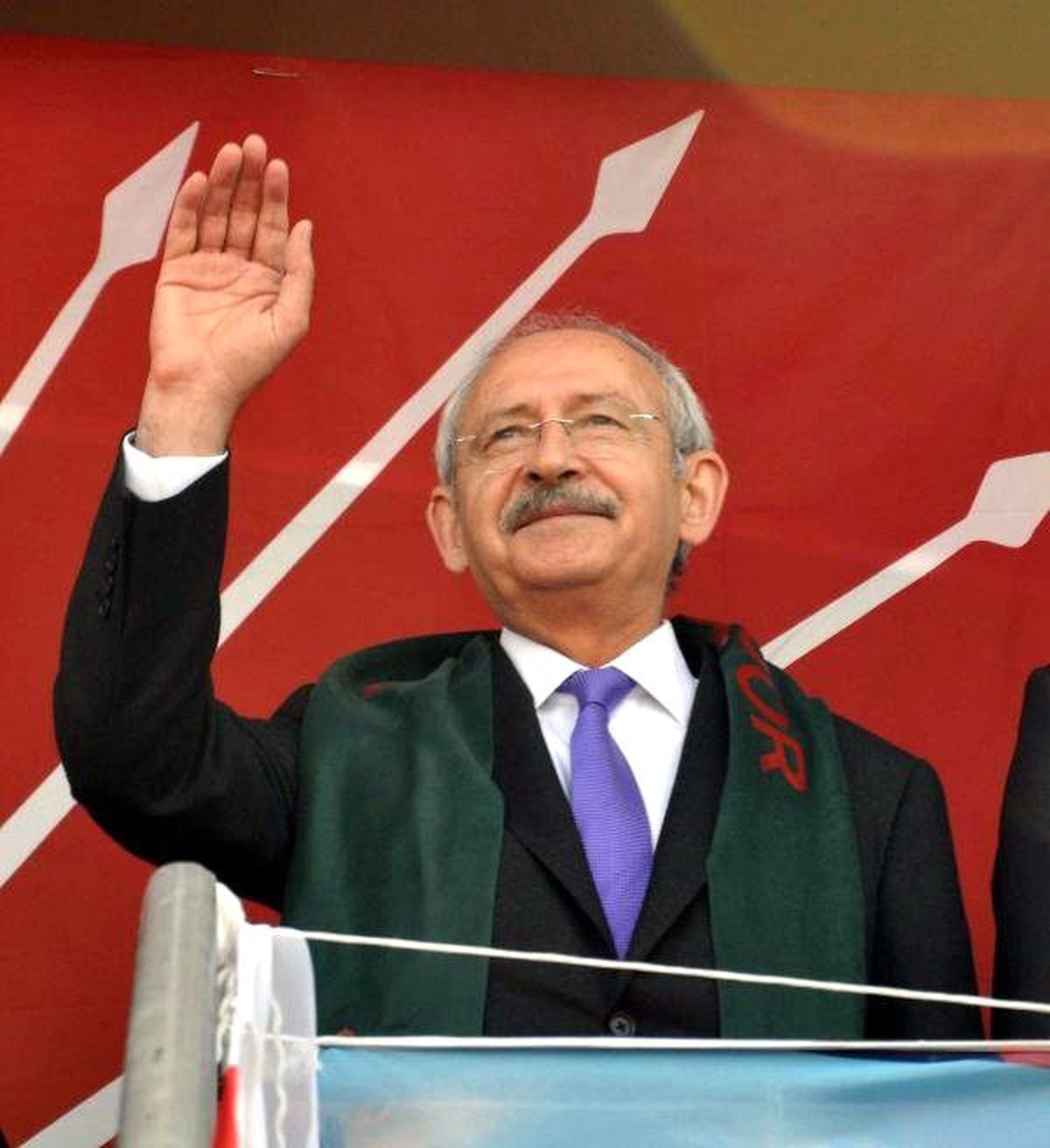 Kılıçdaroğlu İzmir\'de Kenar Semtlere Gidecek