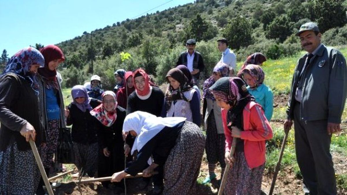 Korkuteli Avdan Kuran Kursu Öğrencilerinden Hatıra Ormanı