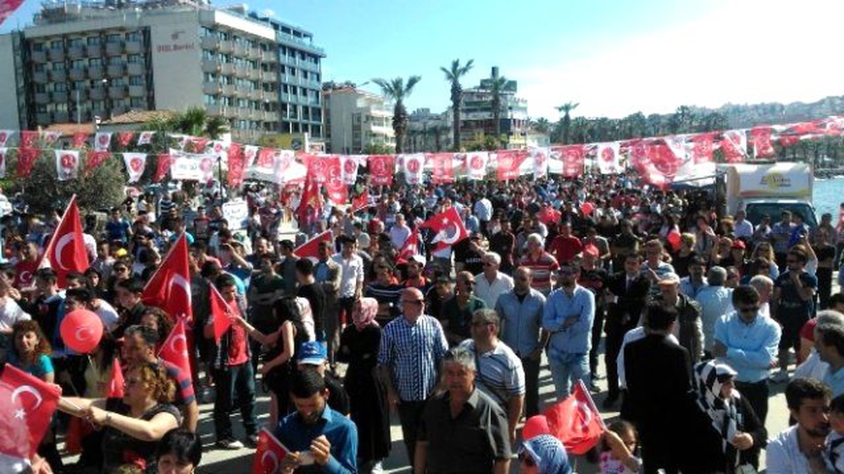 Kuşadası\'nda Milliyetçiler Günü Kutlaması