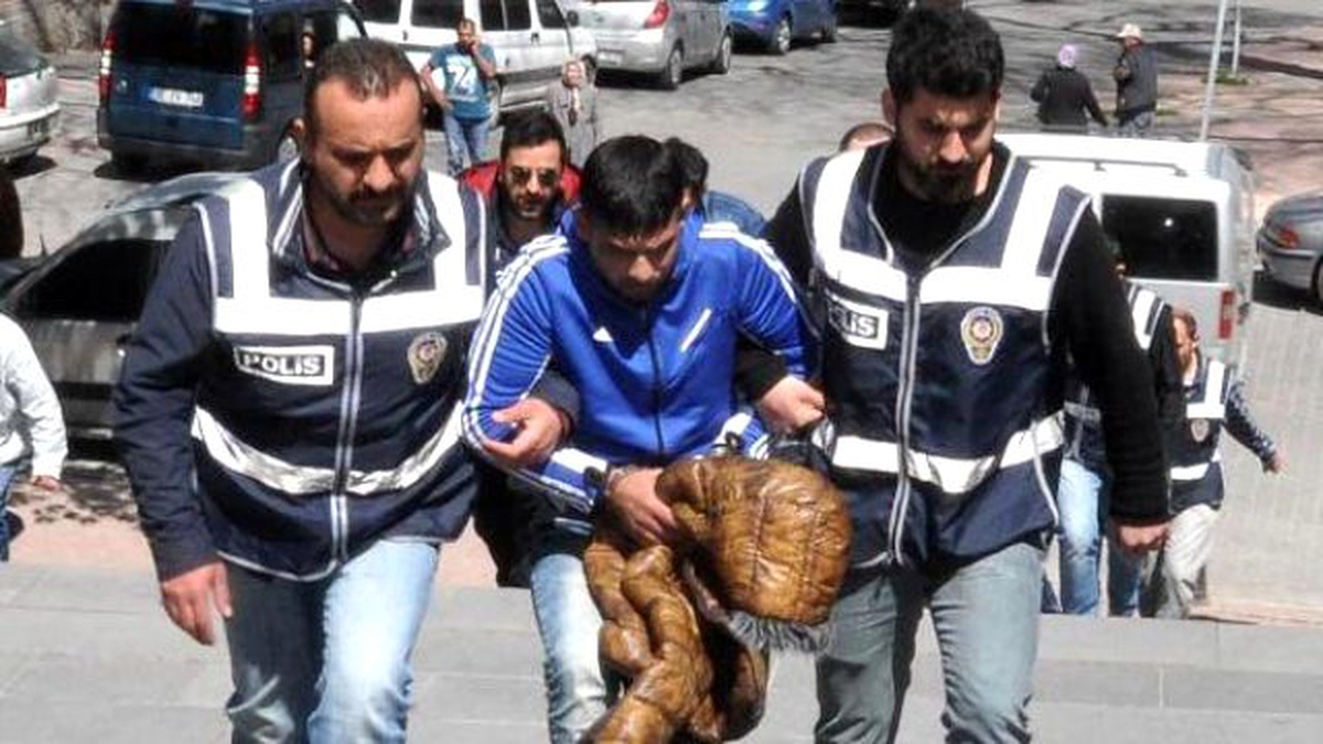 Kütahya\'da Uyuşturucu Operasyonu: 13 Gözaltı