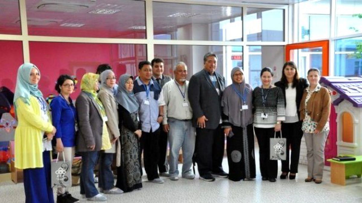 Malezya\'dan Çomü Kreşe Ziyaret