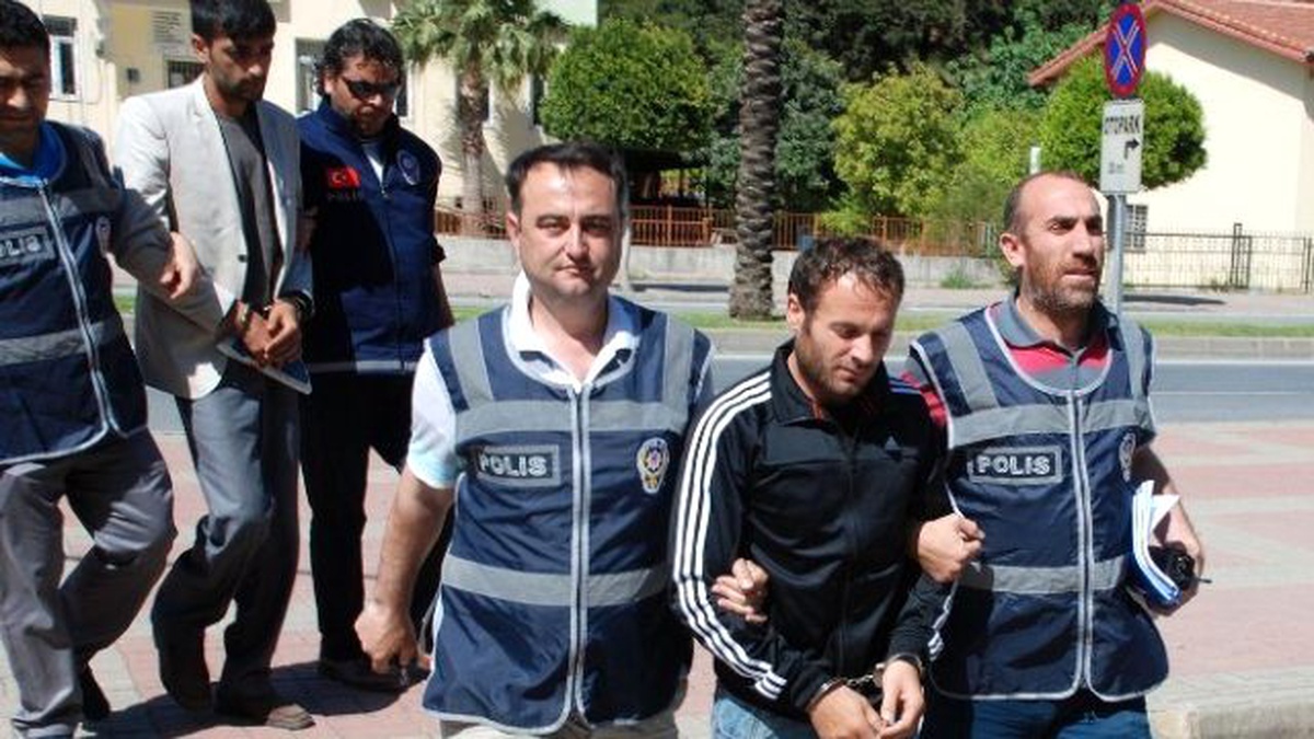 Manavgat\'ta Uyuşturucu ve Kaçak Telefon Operasyonu