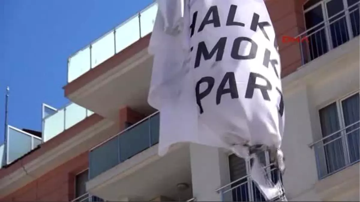 Osmaniye\'de Hdp Bayrağı Yakıldı