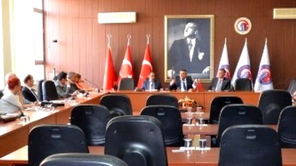 Rektör Acer Çomü Müdürleriyle Bir Araya Geldi