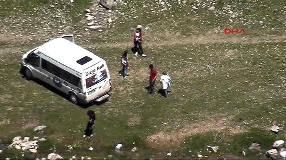 Şırnak\'ta Kel Mehmet Dağında Çıkıp Piknik Yapanlar Çözüm Sürecinin Devamını İstedi