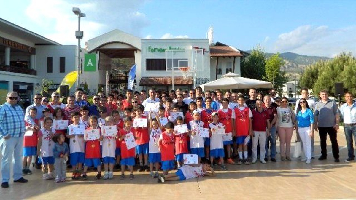 Sokak Basketbolu Turnuvası Sona Erdi
