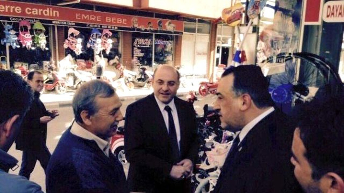 Şükrü Nazlı ve İshak Gazel Hürriyet Caddesi\'nde