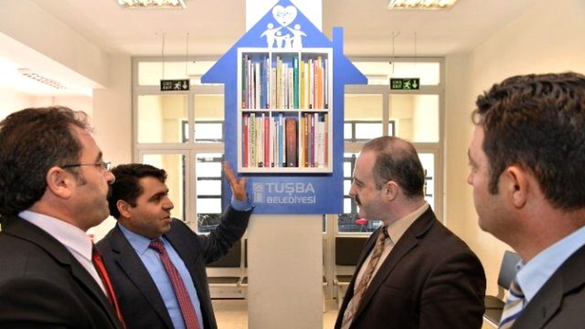 Tuşba Belediyesi\'nden Okullara Mini Kütüphane