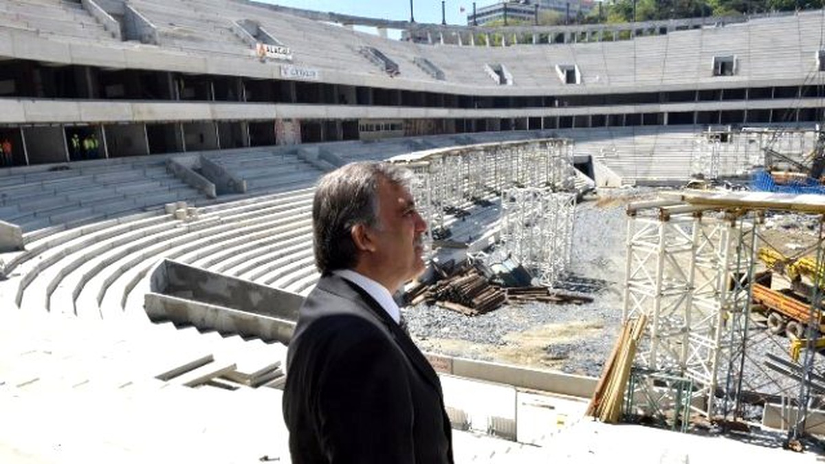 11. Cumhurbaşkanı Abdullah Gül, Vodafone Arena\'yı Ziyaret Etti