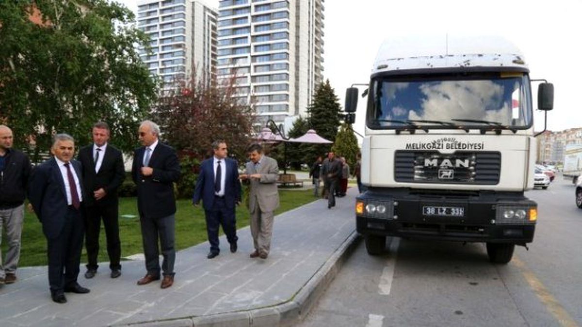 2 Adet Damperli Kamyon ve 1 Adet Çöp Transfer Semitreyler Aracı Hayırlı Olsun!
