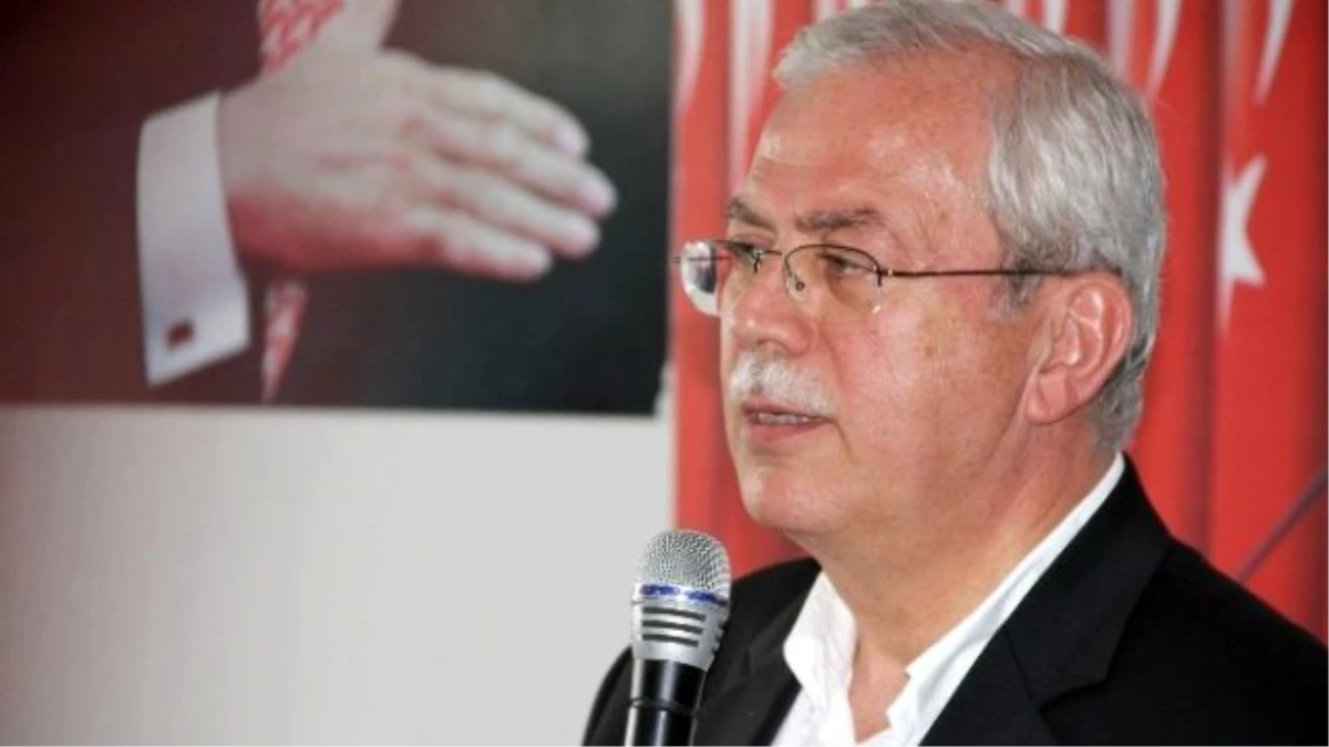 AK Parti Adayı Sarıkaya Seçim Çalışmalarını Sultangazi\'de Sürdürdü