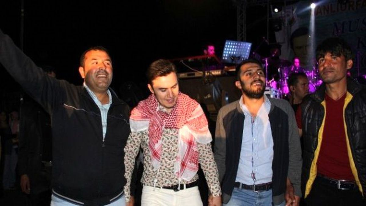 Akçakale, Mustafa Ceceli ile Çoştu