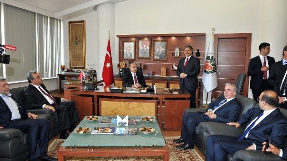 Akdoğan\'dan Büyükşehir Belediyesi\'ne Ziyaret