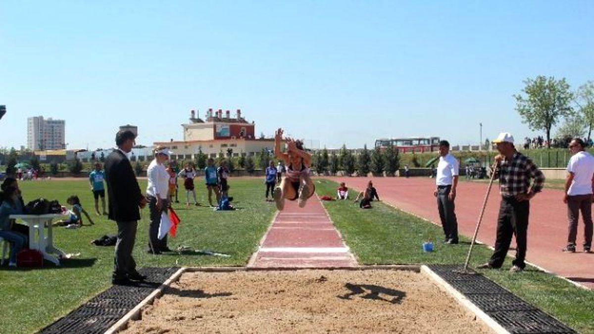 Atletizmde Diyarbakır\'ın Gururu Oldular