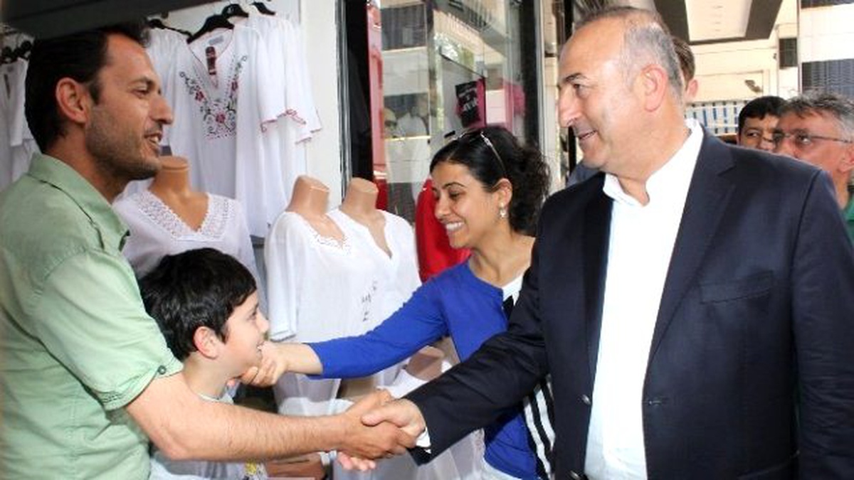 Bakan Çavuşoğlu, Kemer Esnafıyla Bir Araya Geldi