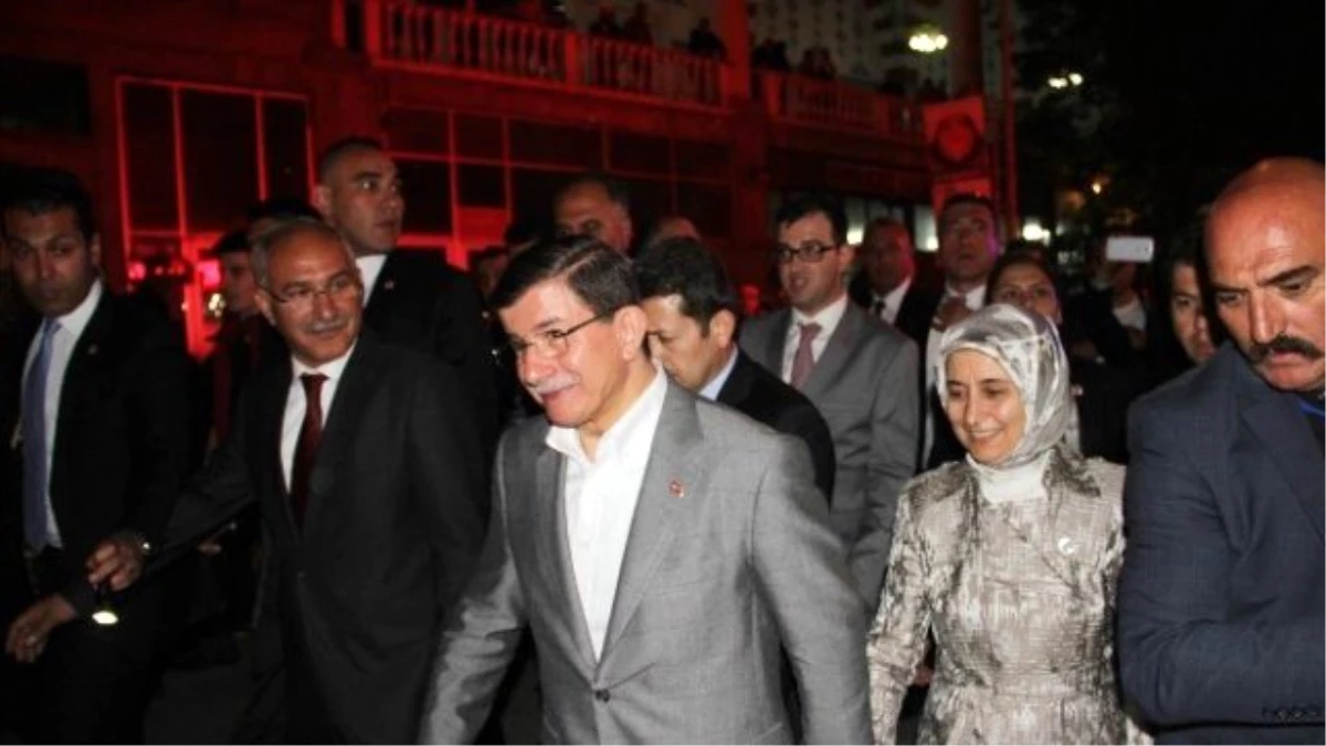 Başbakan Davutoğlu\'dan Sürpriz MHP Ziyareti