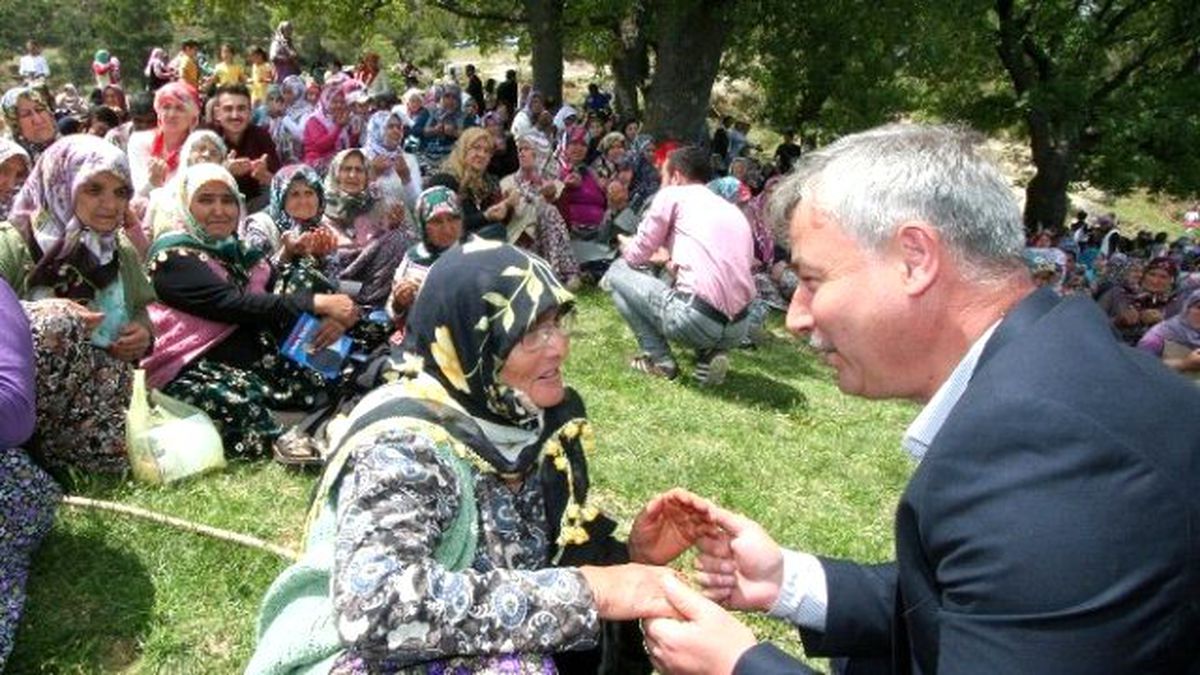 Binlerce Kişi Hayır Yemeğinde Buluştu