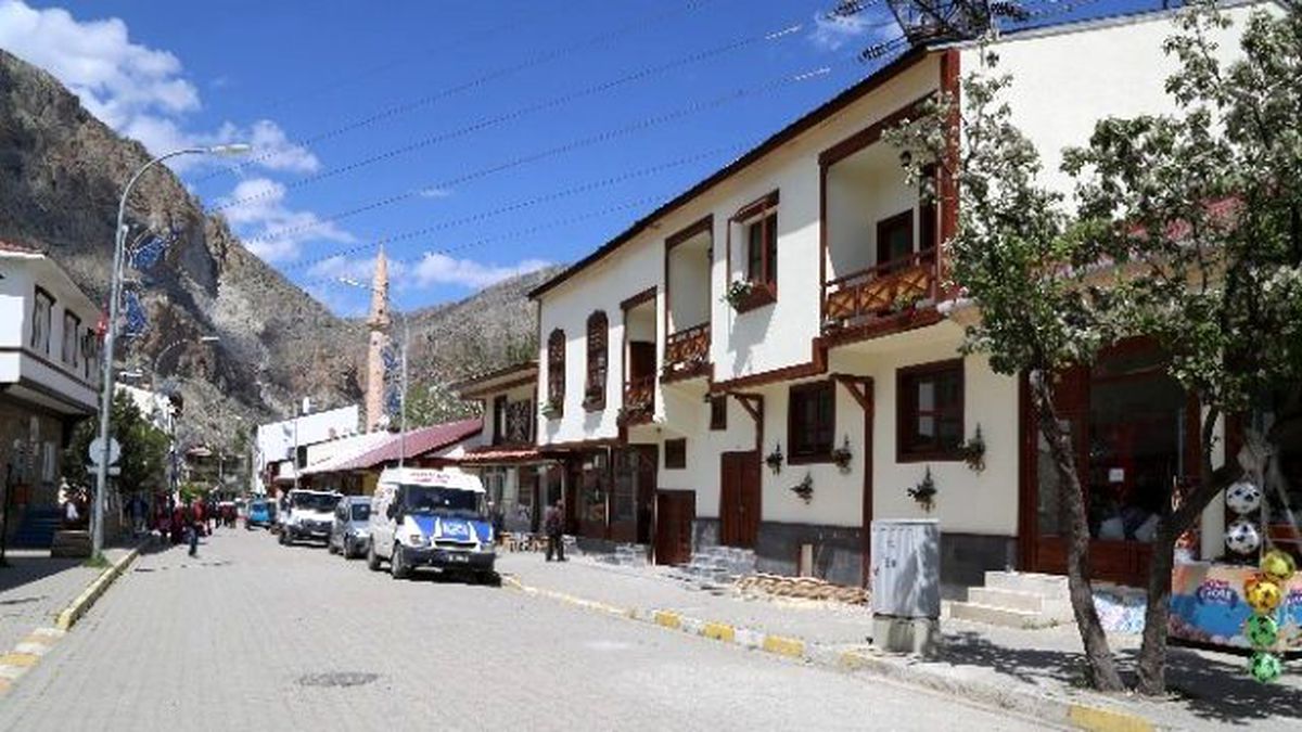 Bir Prestij Caddesi de Uzundere İlçesine