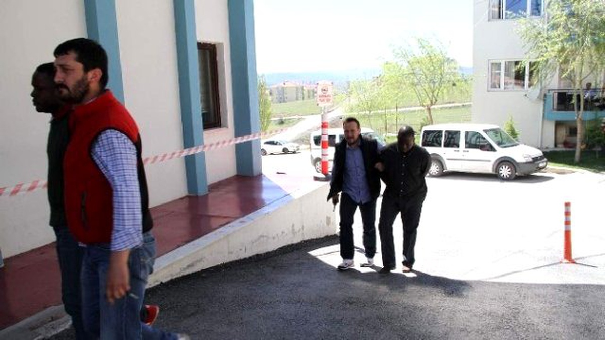 Bozüyük\'teki Uyanık Esnaf Dolandırıcılık Şebekesini Çökertti