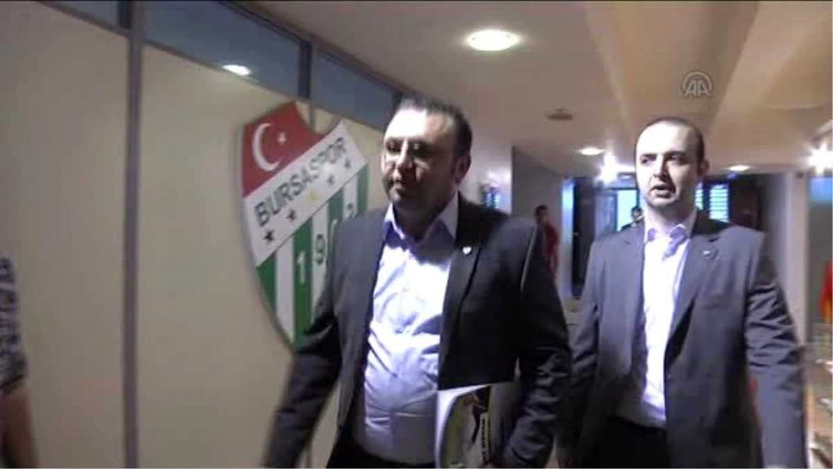 Bursaspor\'da Başkan Adayları Listelerini Divan Başkanına Teslim Ettiler