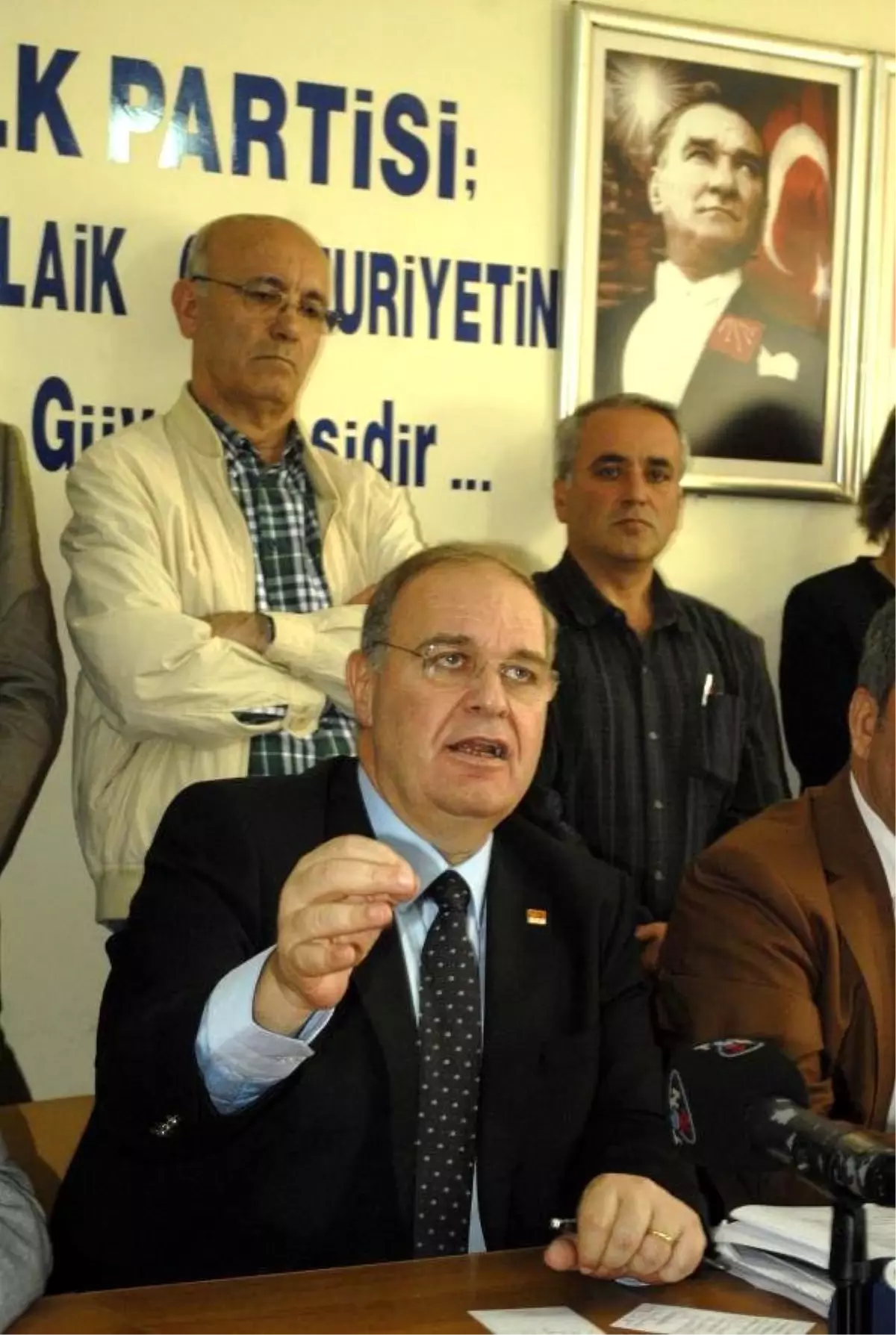 CHP\'li Öztrak\'tan AK Parti ve Hdp\'ye Eleştiri