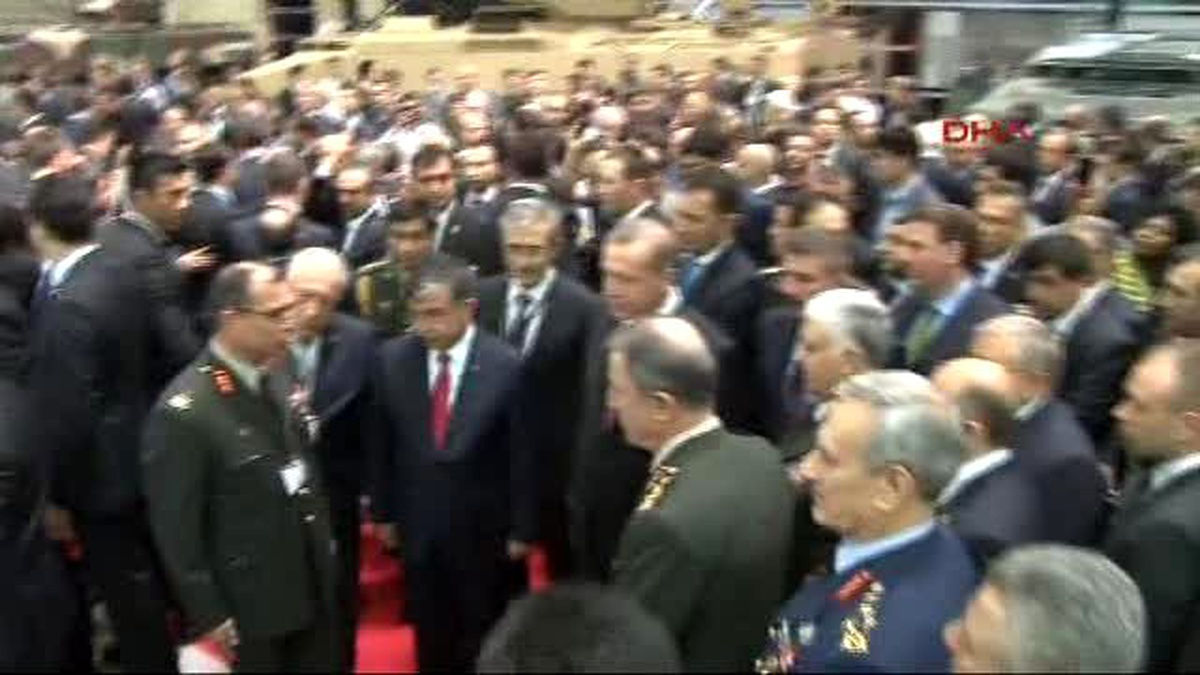 Cumhurbaşkanı Erdoğan 12\'nci Uluslararası Savunma Sanayi Fuarı\'nı Gezdi 3