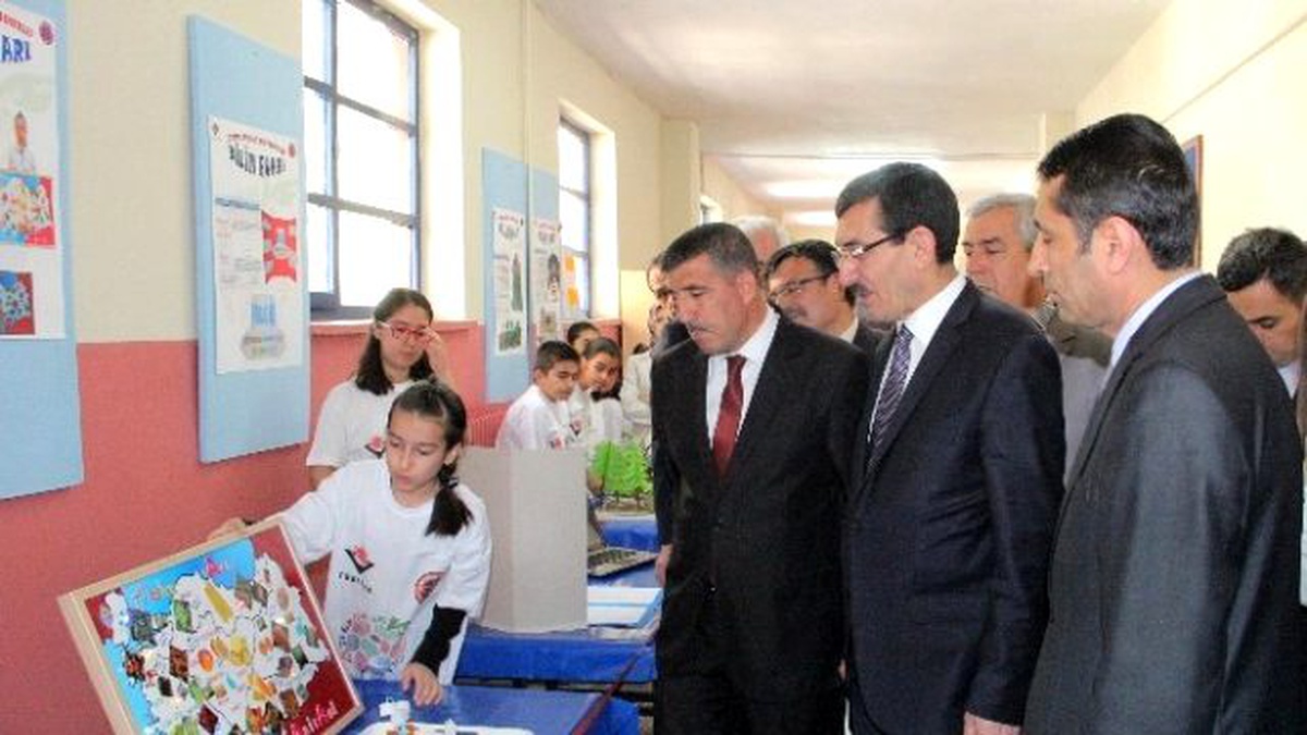 Elazığ\'da Tubitak Destekli \'4006 Bilim Fuarı\' Açıldı