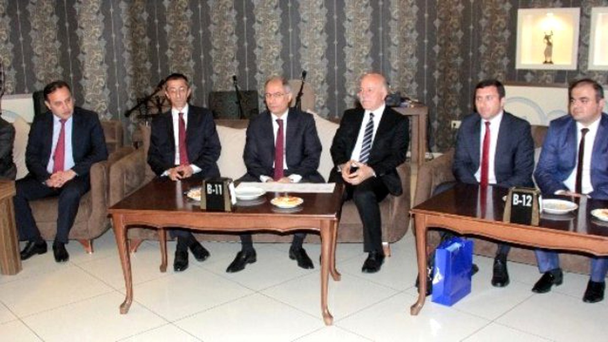Eski İçişleri Bakanı Ala, Azeri Gazetecileri Ağırladı