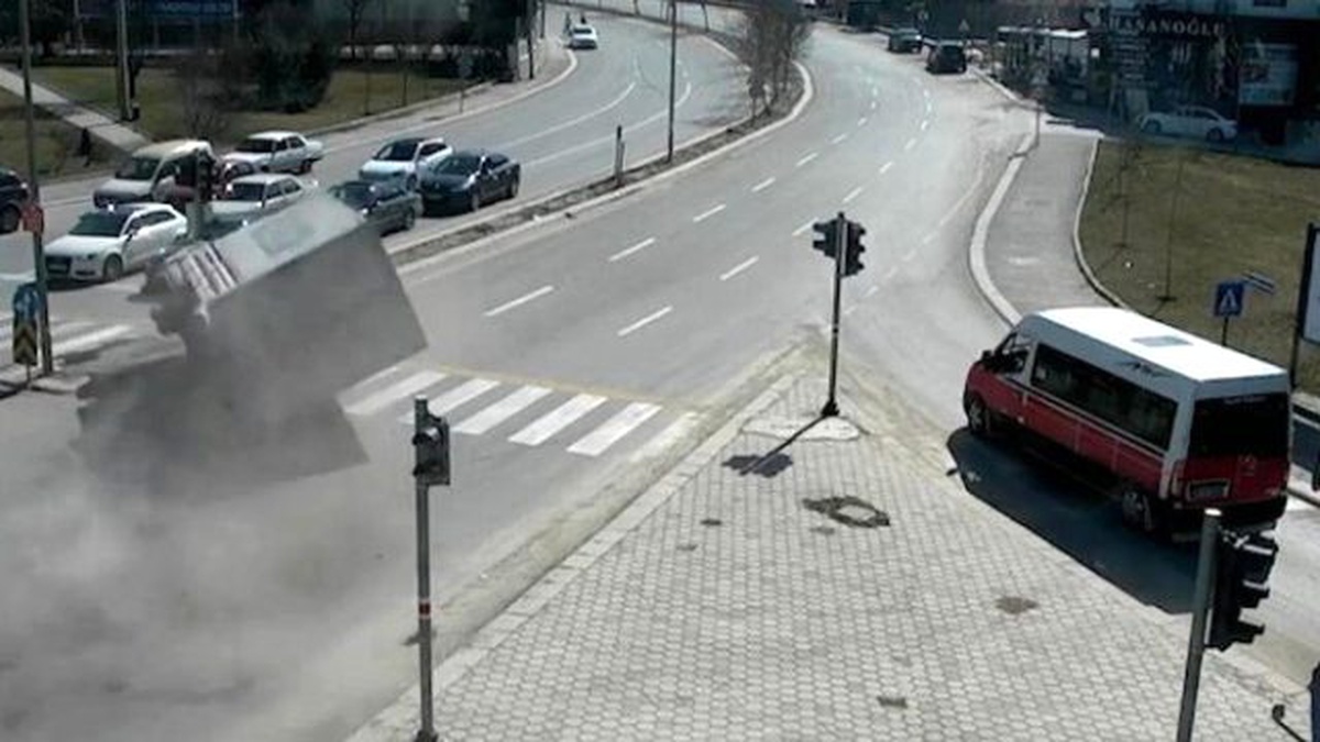 Eskişehir\'de Mobese Kameralara Yansıyan Kazalar