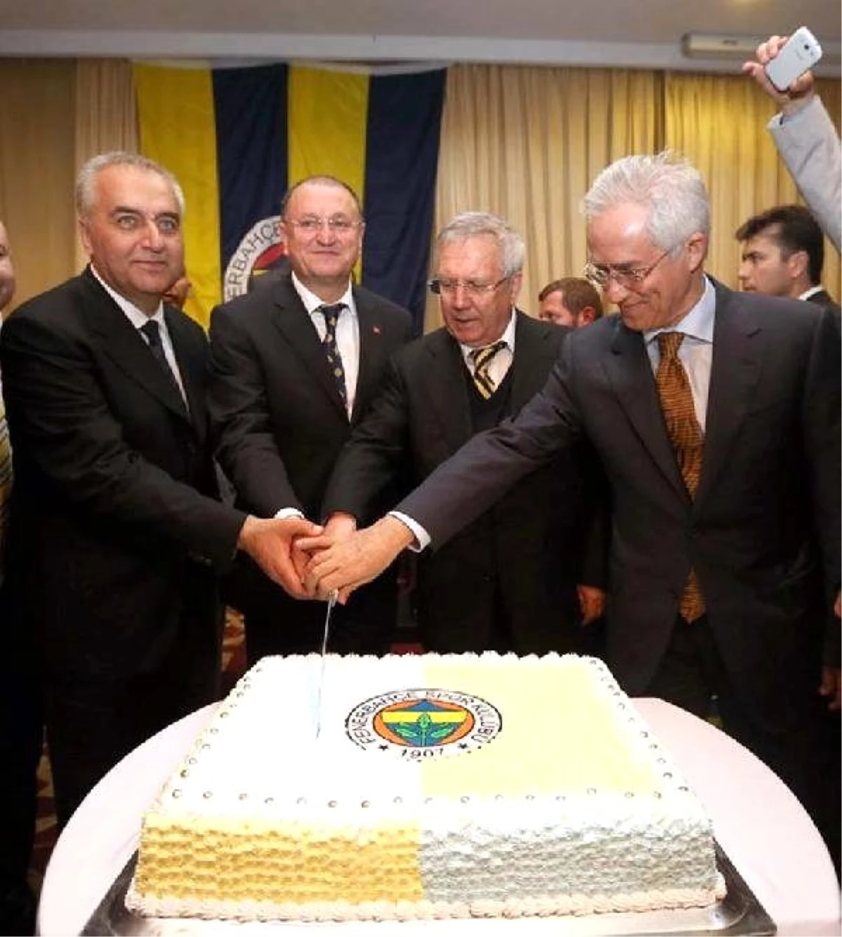 Fenerbahçe Başkanı Yıldırım Hatay\'da \'Hedef 1 Milyon Üye\' Balosuna Katıldı