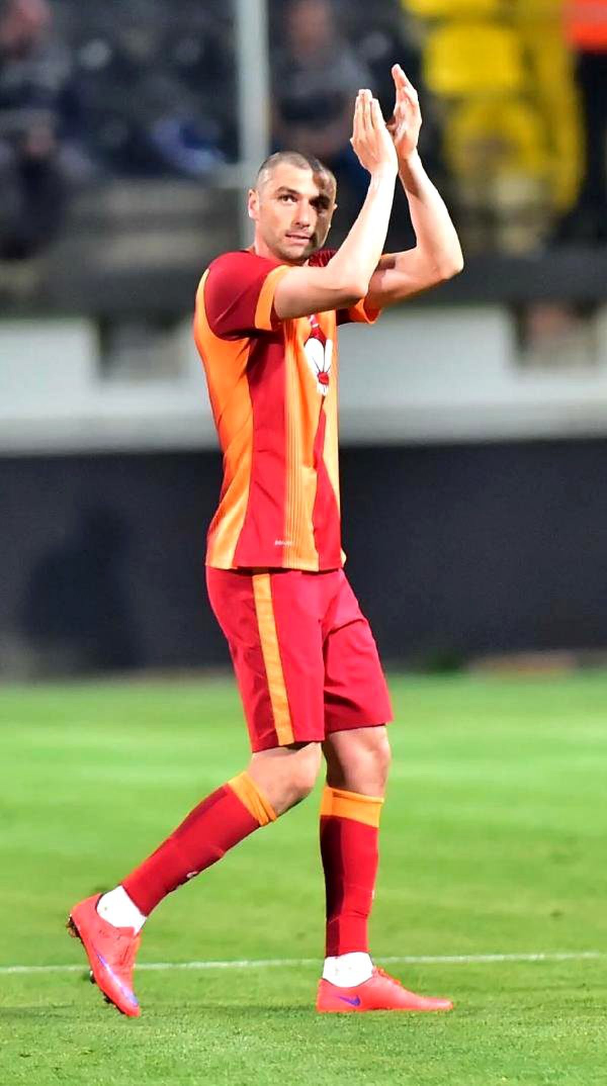Galatasaraylı Burak\'ın Akhisar Aşkı