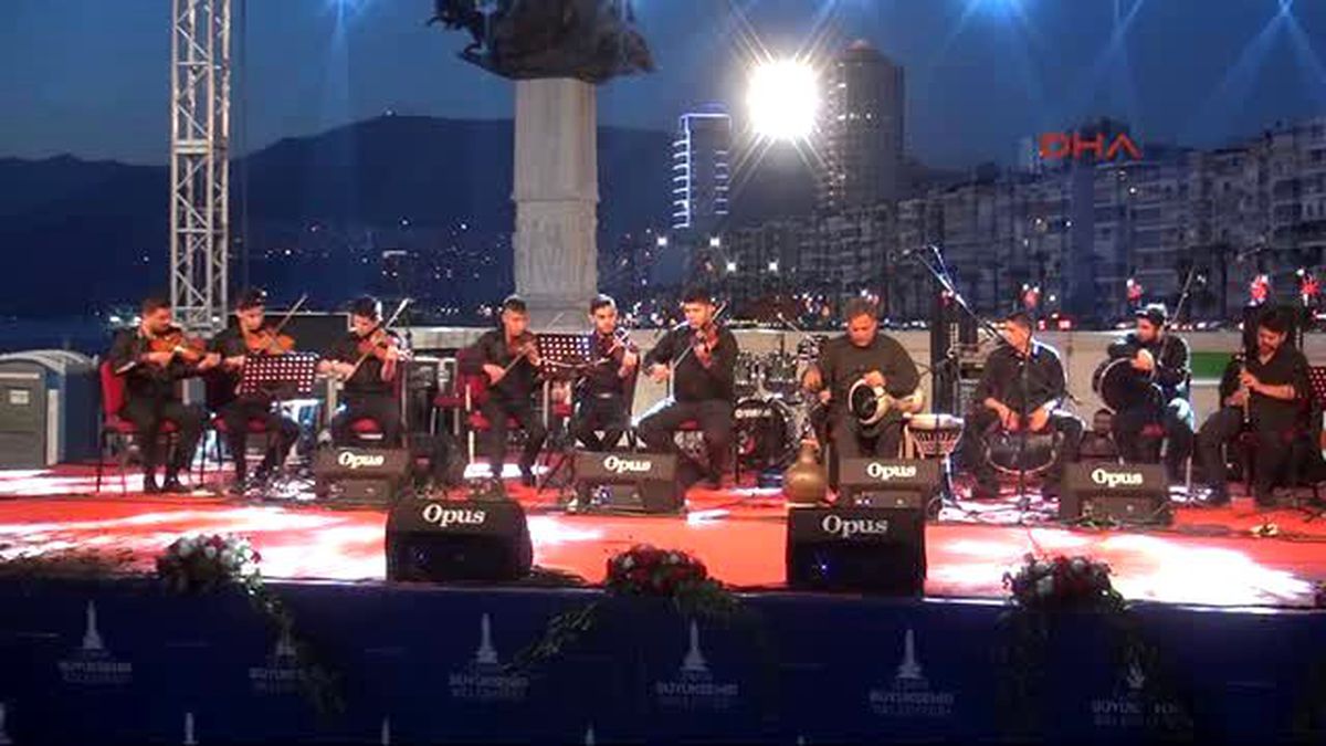 İzmir\'de \'Hıdırellez\' Coşkuyla Kutlandı
