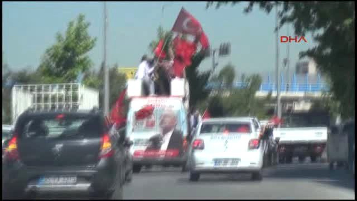 İzmir Seçim Bölgesinde Konvoy Yaptı