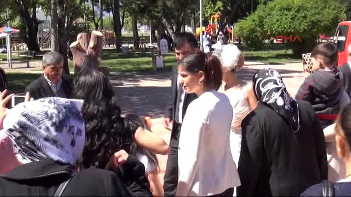 Kahramanmaraş\'ta 46 Çiftten \'5.5.2015\' Nikahı