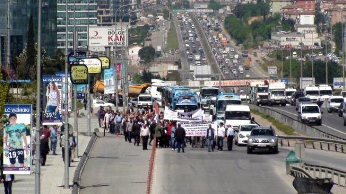 Kartal\'da Minibüsçü Protestosu