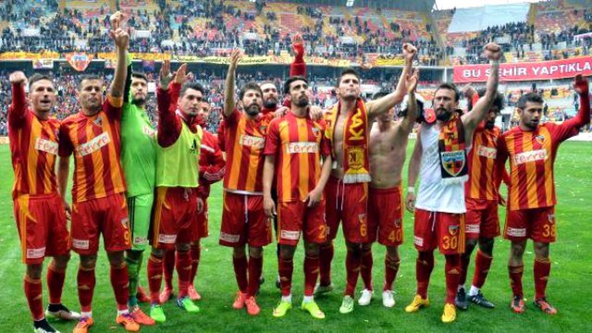Kayserispor\'da Süper Lig Kutlaması Karşıyaka Maçında