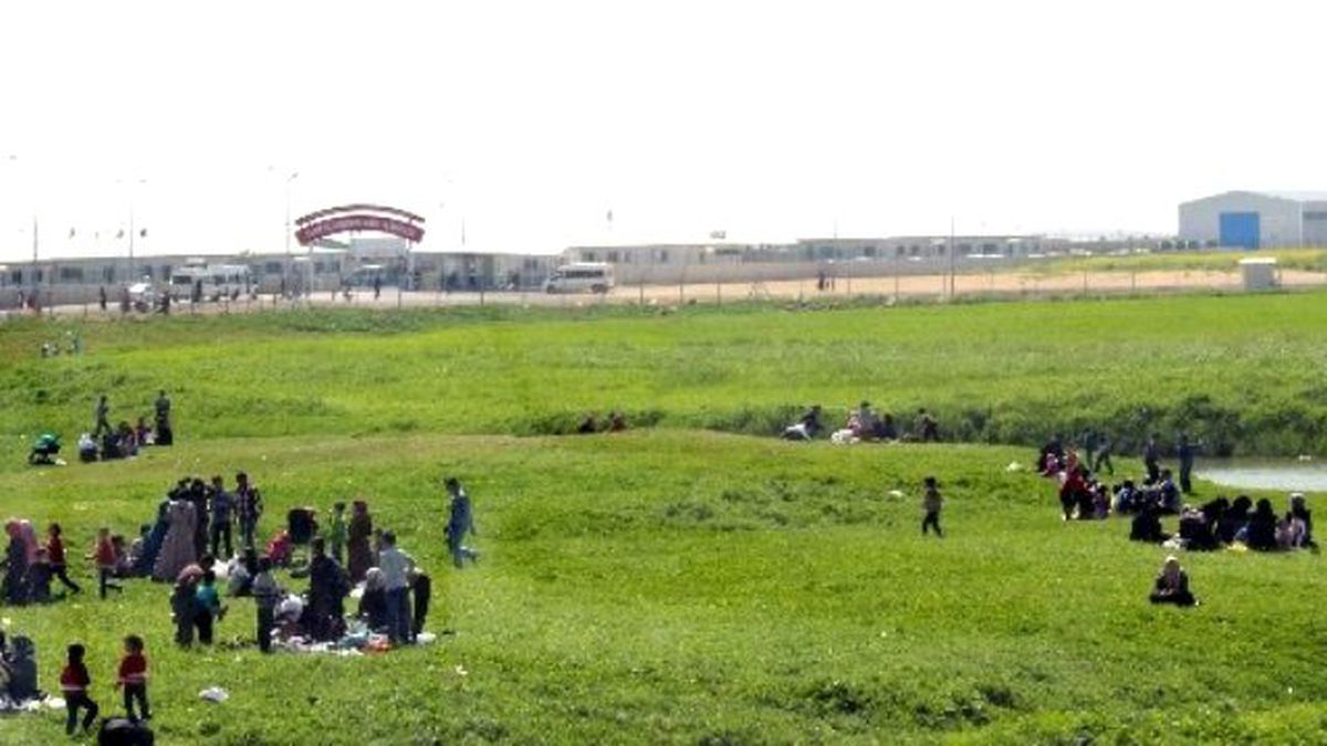 Kilis\'te Havalar Isınınca Açık Alanlara Akın Ediyor