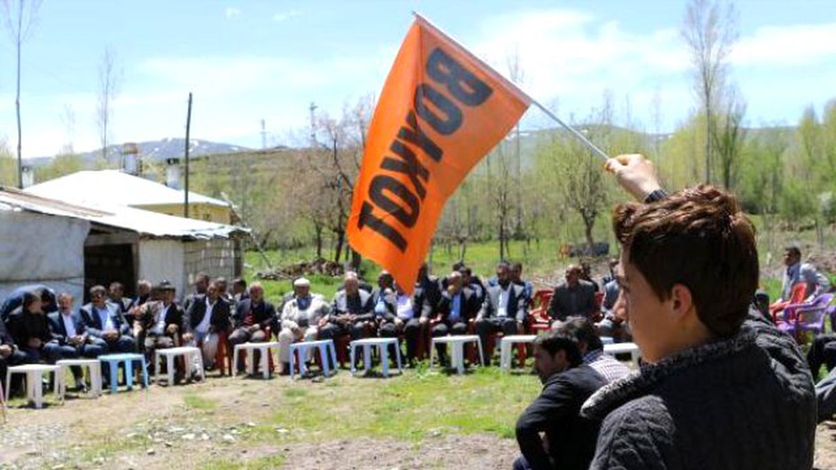 Küresünniler\'den Van\'da Seçimi Boykot Kampanyası
