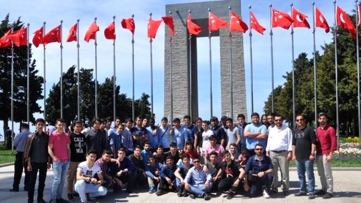 Kütahya Belediyesi, 44 Yabancı Uyruklu Öğrenciyi Çanakkale\'ye Götürdü