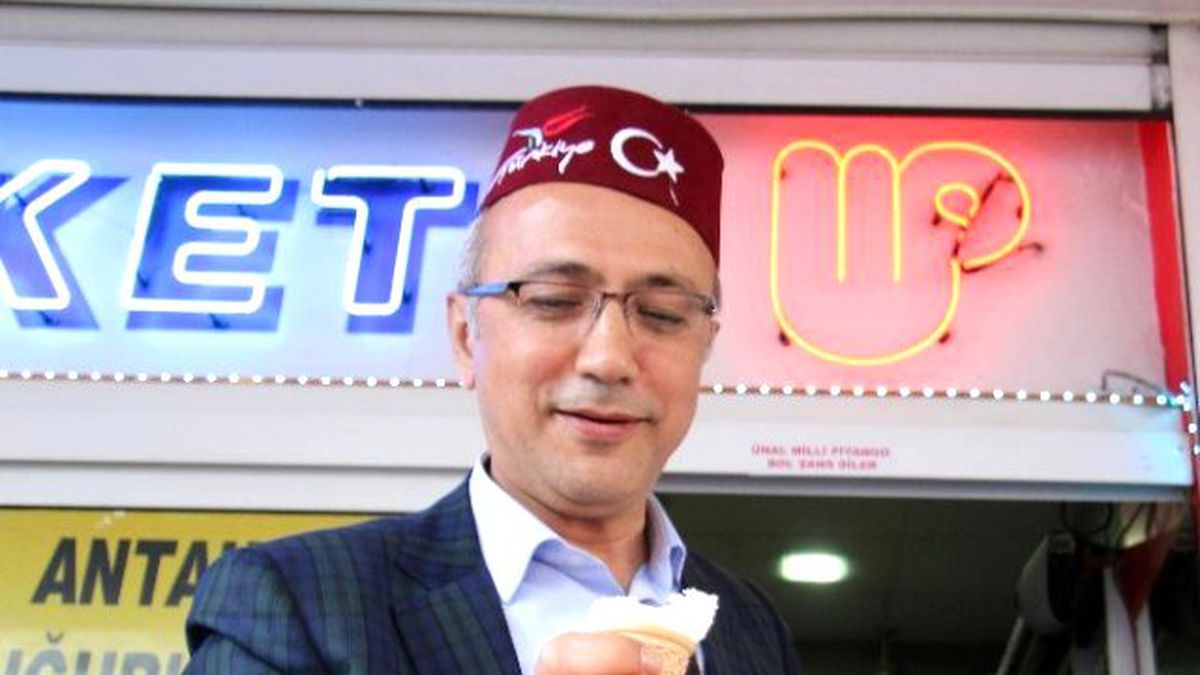 Lütfi Elvan Dondurmacı Oldu
