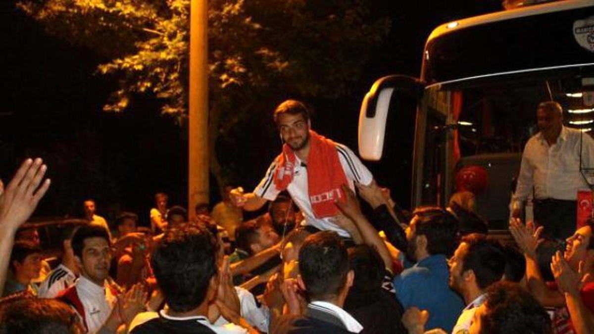 Manisaspor\'a Şampiyon Karşılaması