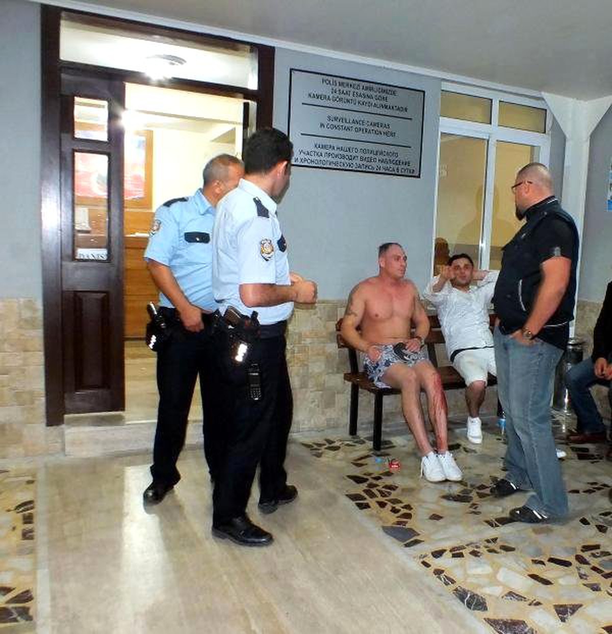 Marmaris\'te Kaçırılmaktan Korkan 2 Turist Otele Sığındı