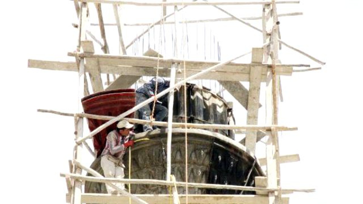 Minare İnşaatında Çalışan İşçiler Yürekleri Ağza Getirdi