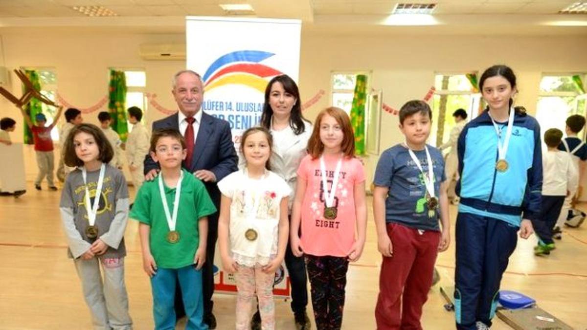 Minik Eskrimciler Madalyalarına Kavuştu