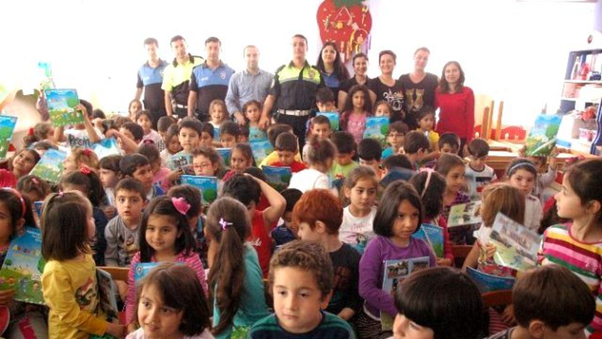 Minik Trafik Dedektifleri, Anne ve Babalarını Uyaracak